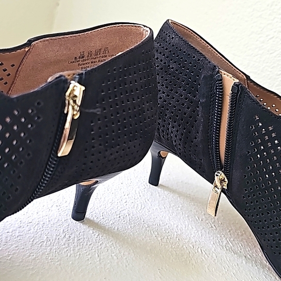 NWT, Franco Sarto Booties, 8.5 - Picture 3 of 9